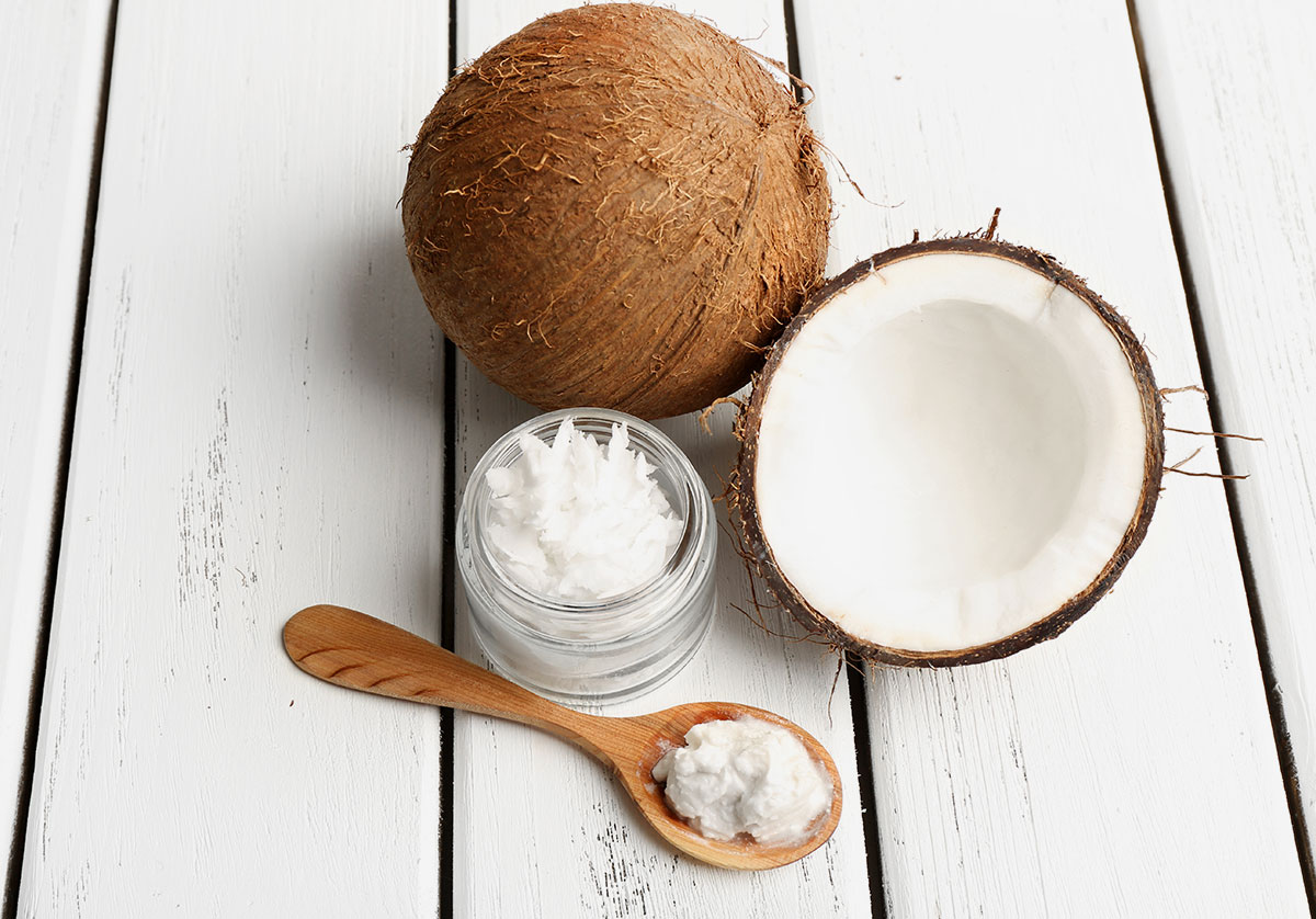 Read more about the article Amazing Beauty Tricks With Coconut Oil
